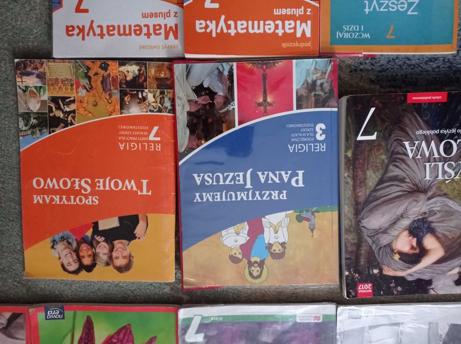 Książki, ćwiczenia religia,matematyka , historia