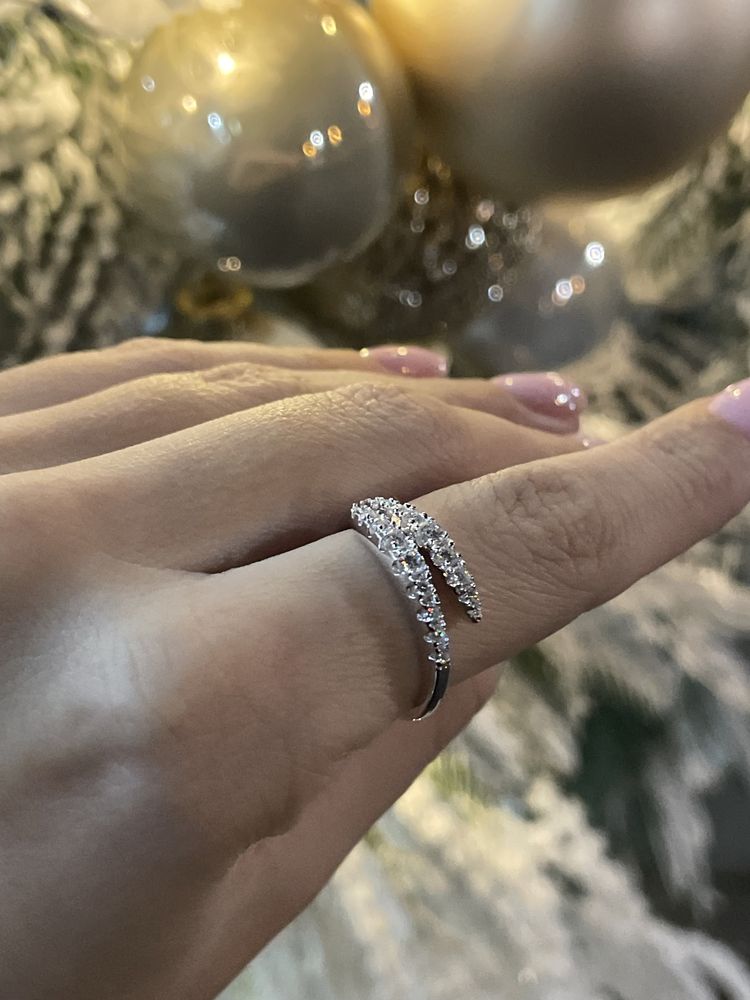 Потрясающей красоты кольцо с россыпью муассанитов серебро 925