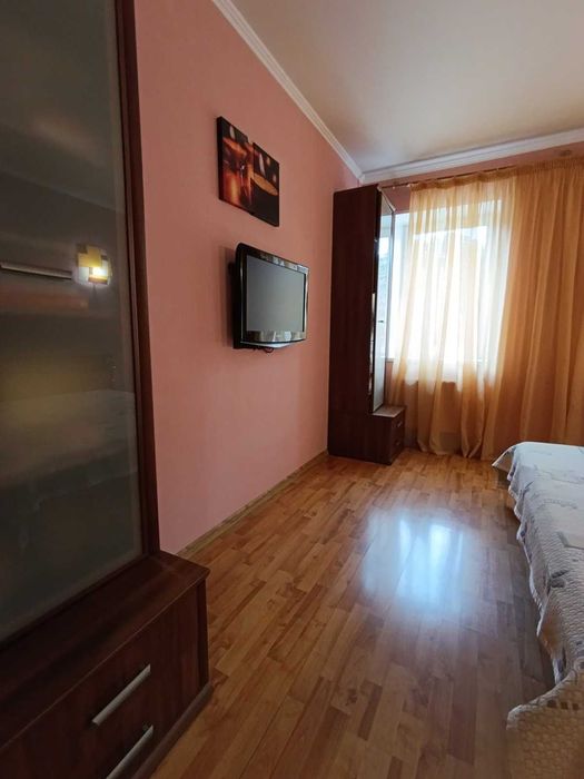 Продам дом в самом центре города . Rn