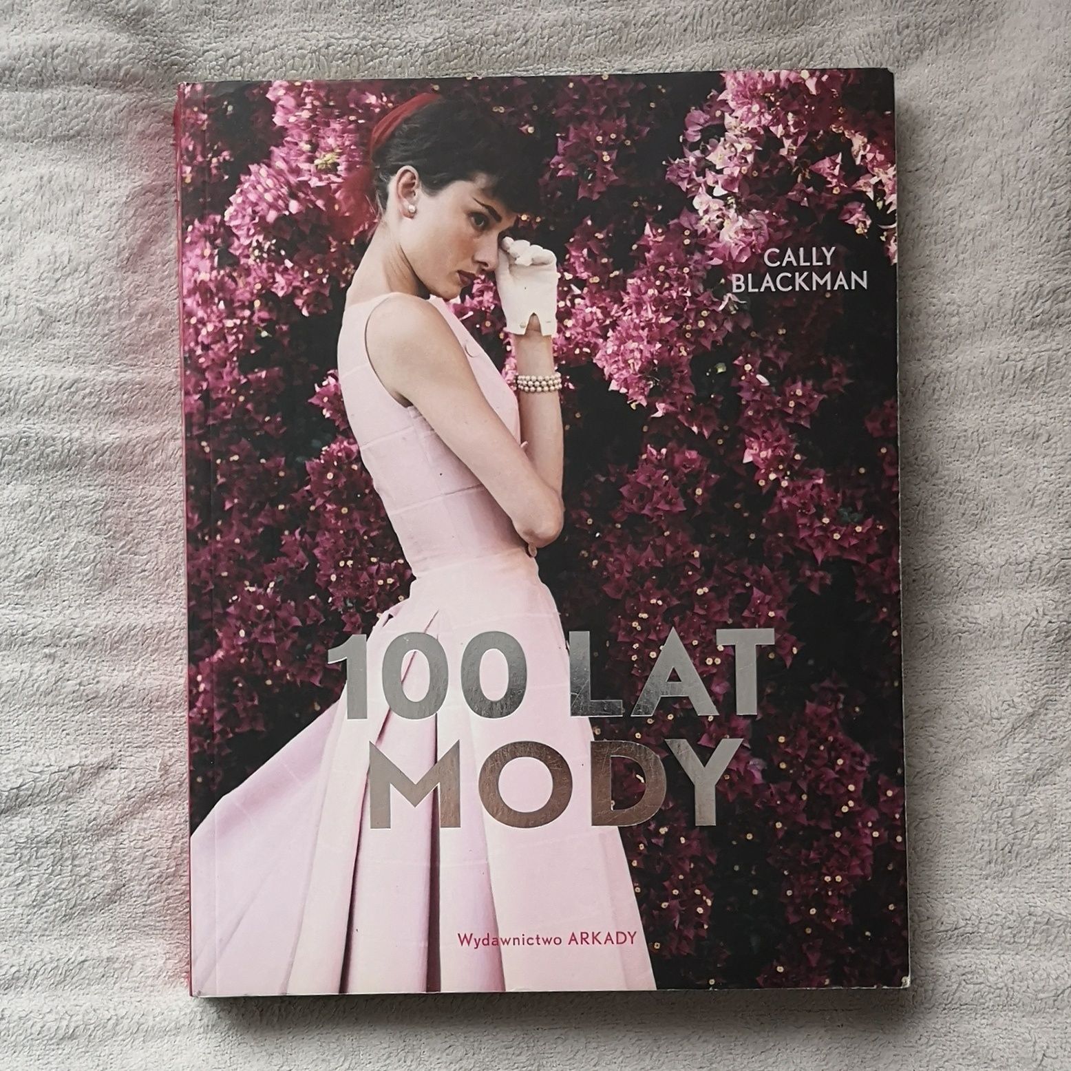 100 lat mody Cally Blackman Audrey Hepburn