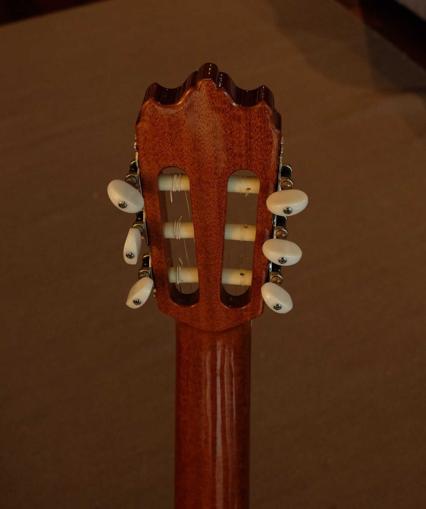 LEFT-HANDED Alhambra 3C-CW Classical Guitar with Fishman Electronics