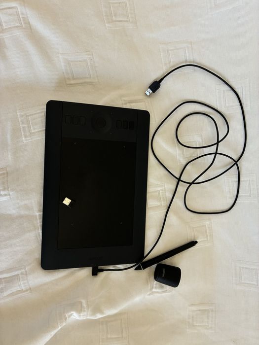 Wacom Intuos Pro Small (PTH-451) Mesa Digitalizadora Profissional