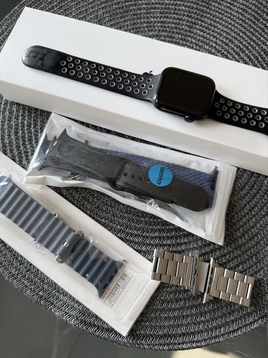 Годинник  Apple Watch SE 44mm