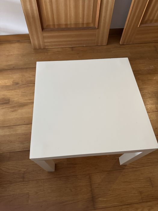 Mesinha de cabeceira IKEA