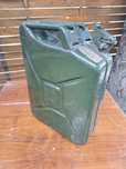Stary metalowy kanister na paliwo 1979 rok PRL retro Sosnowiec