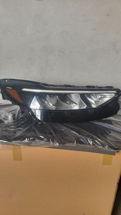 Lampa przednia ford escape prawa