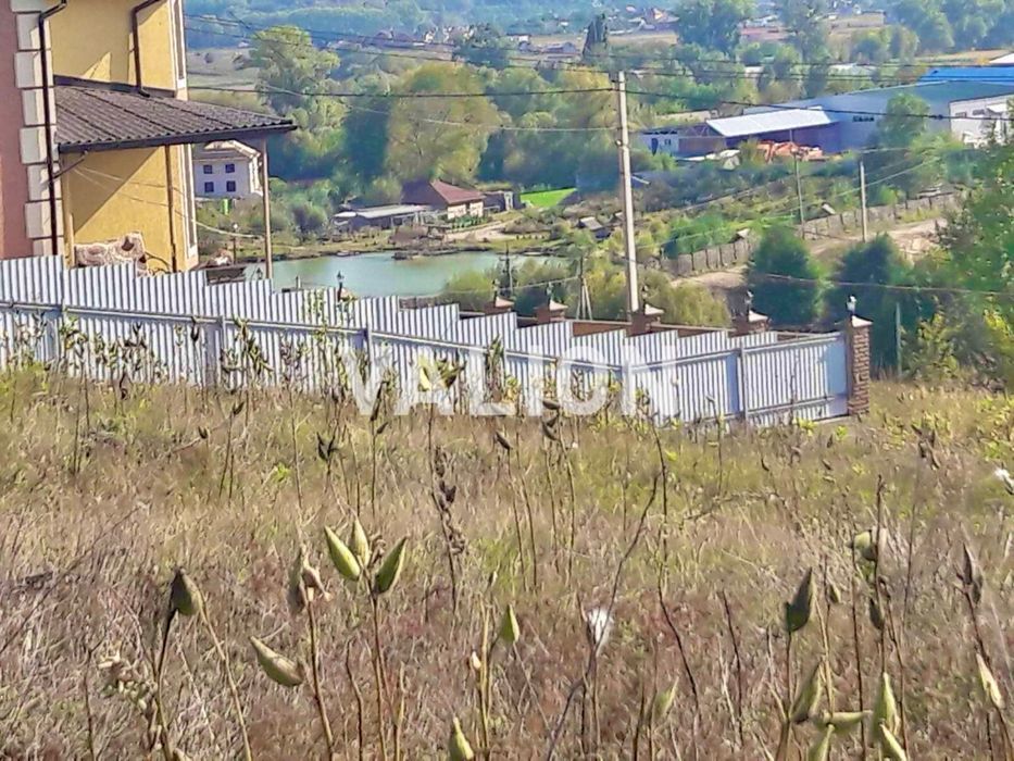 Продам видову ділянку 18 соток в Гореничах