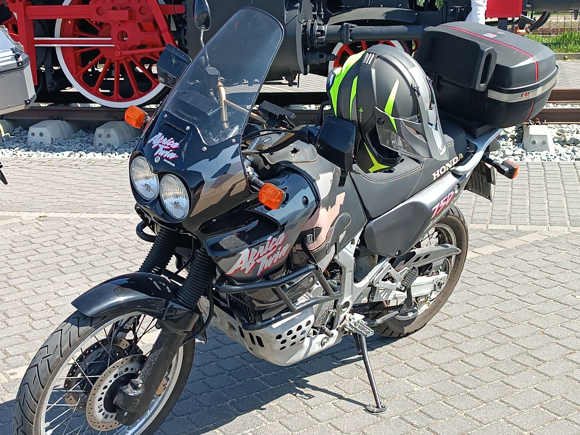 Honda Africa Twin XRV 750 RD07