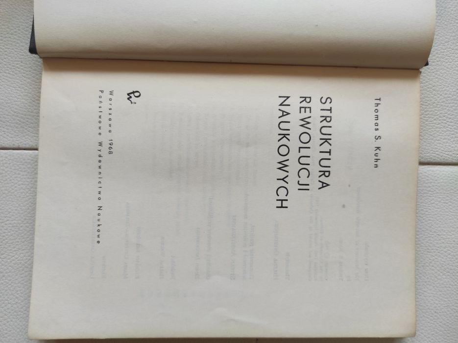 Kuhn struktura rewolucji naukowych