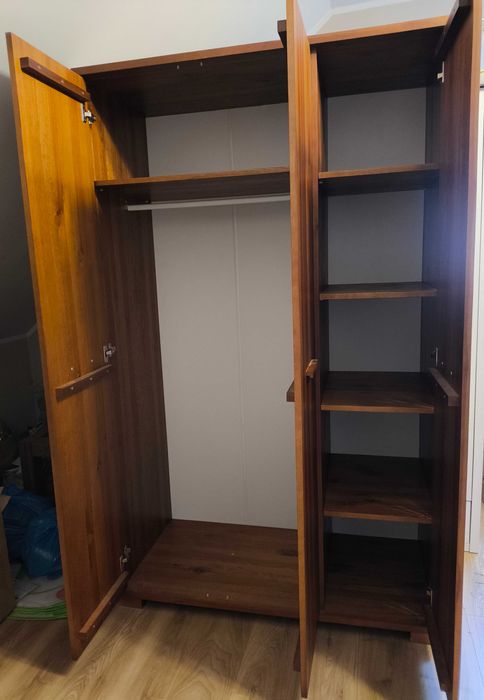 Szafa drewniana 3 drzwiowa - sosnowa