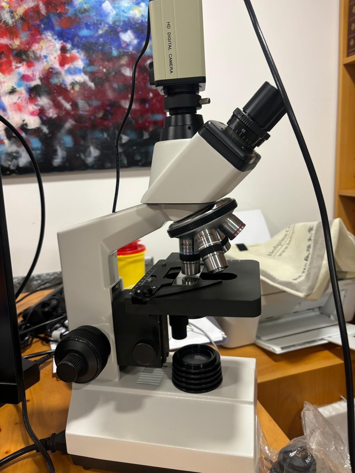 Microscópio Biológico MCE e MCC