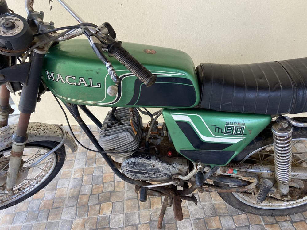 Vendo motorizada M80