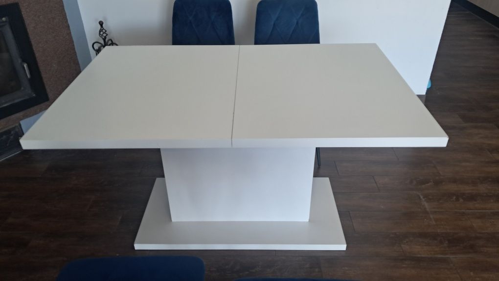 Stół duży biały solidny rozkładany