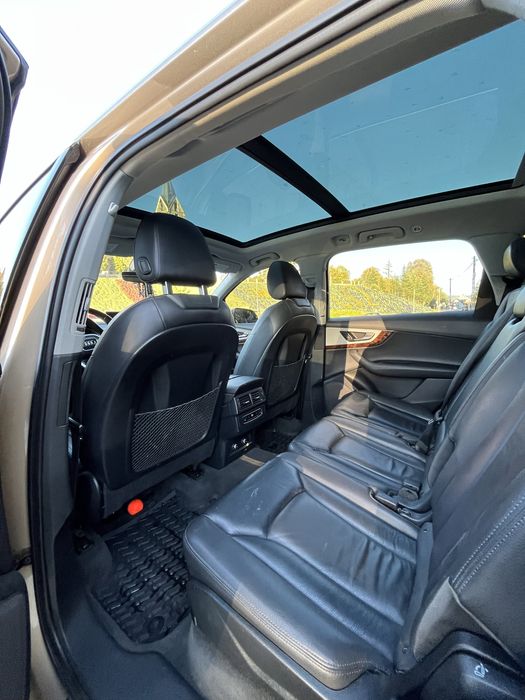 Audi Q7 2019 7-osobowe
