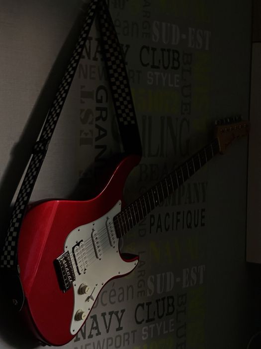 Електрогітара Yamaha Pacifica 112