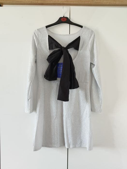 Srebrna sukienka z czarną kokardą nowa S/M