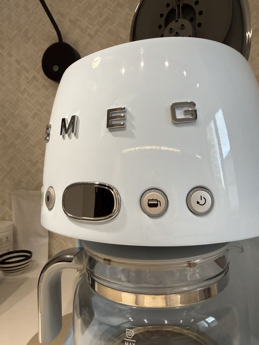 Крапельна кавоварка SMEG блакитна