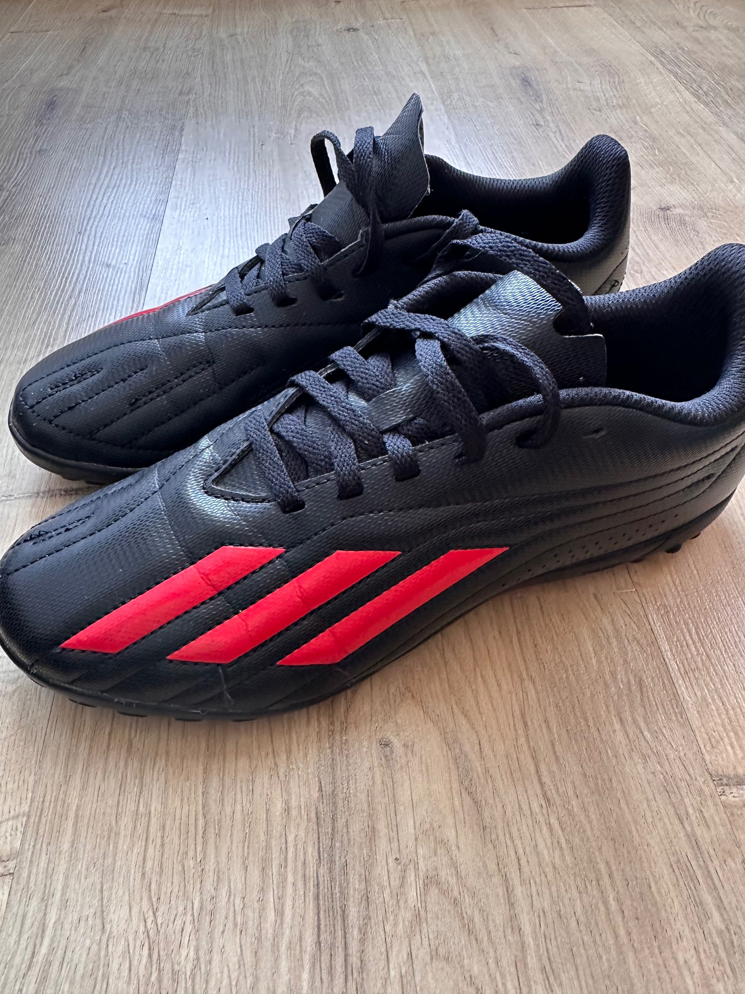 Buty piłkarskie Adidas 38,5 jak nowe