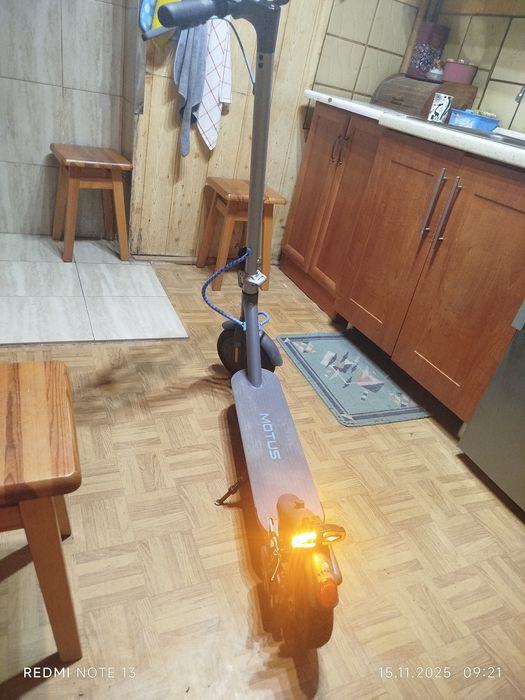 Hulajnoga elektryczna motus scooty 8.5 lite