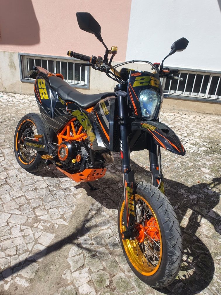 Vendo Ktm 690 sm