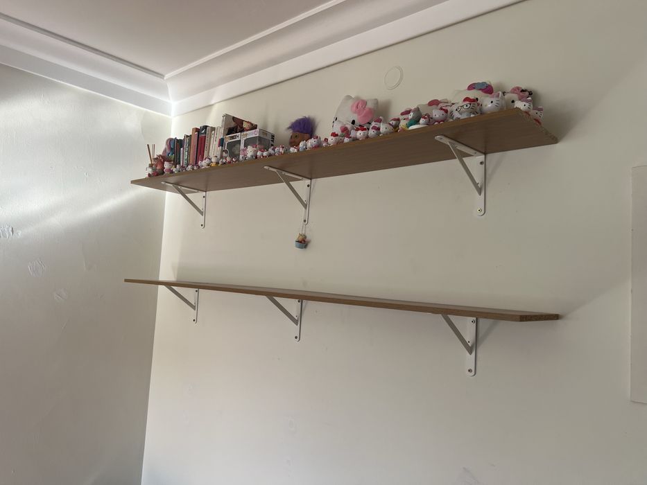 Vende-se 3 prateleiras