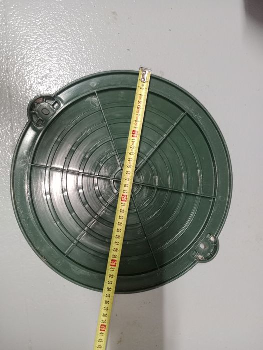 Wieko plastikowe zbiornika