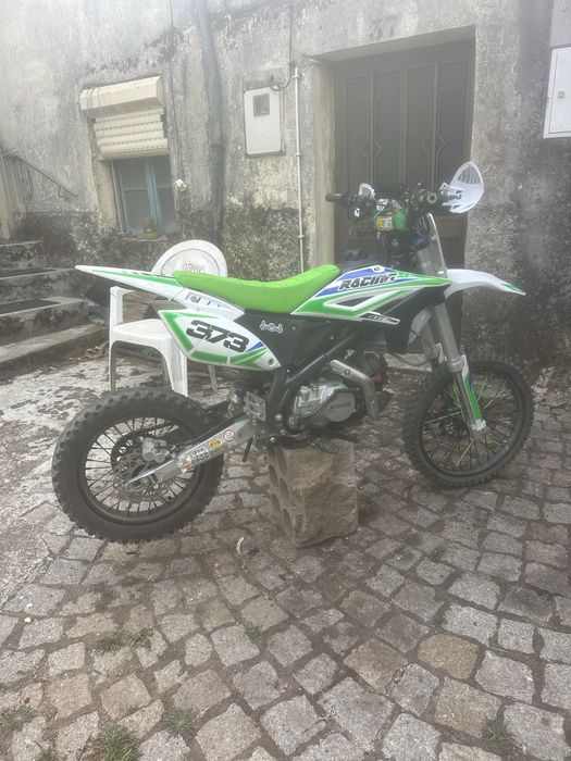 Pit bike 140cc  roda 17 e 14 atras
