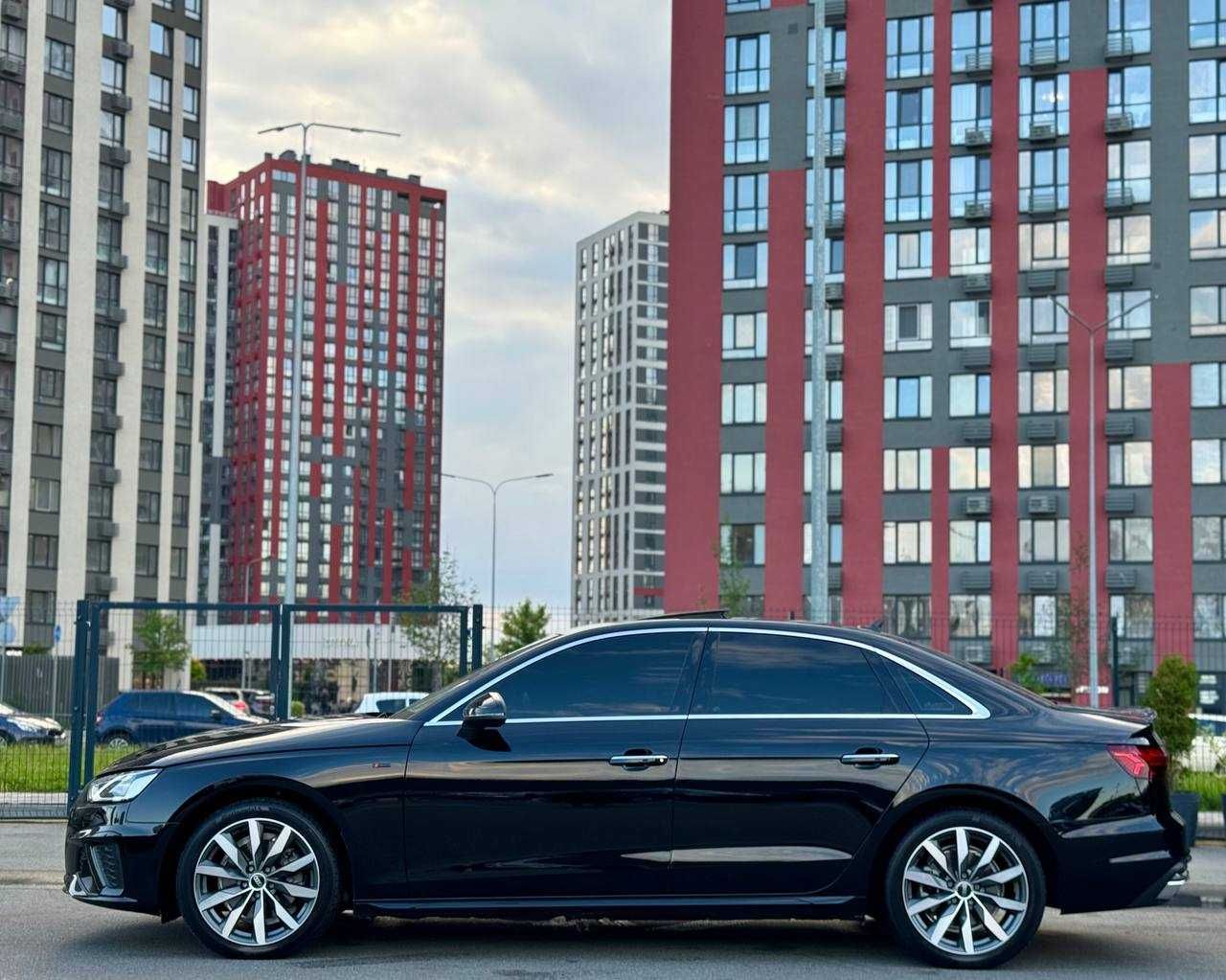 Продаж Audi A4 Premium