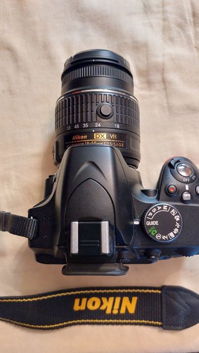 Зеркальный фотоаппарат NIKON D3200.