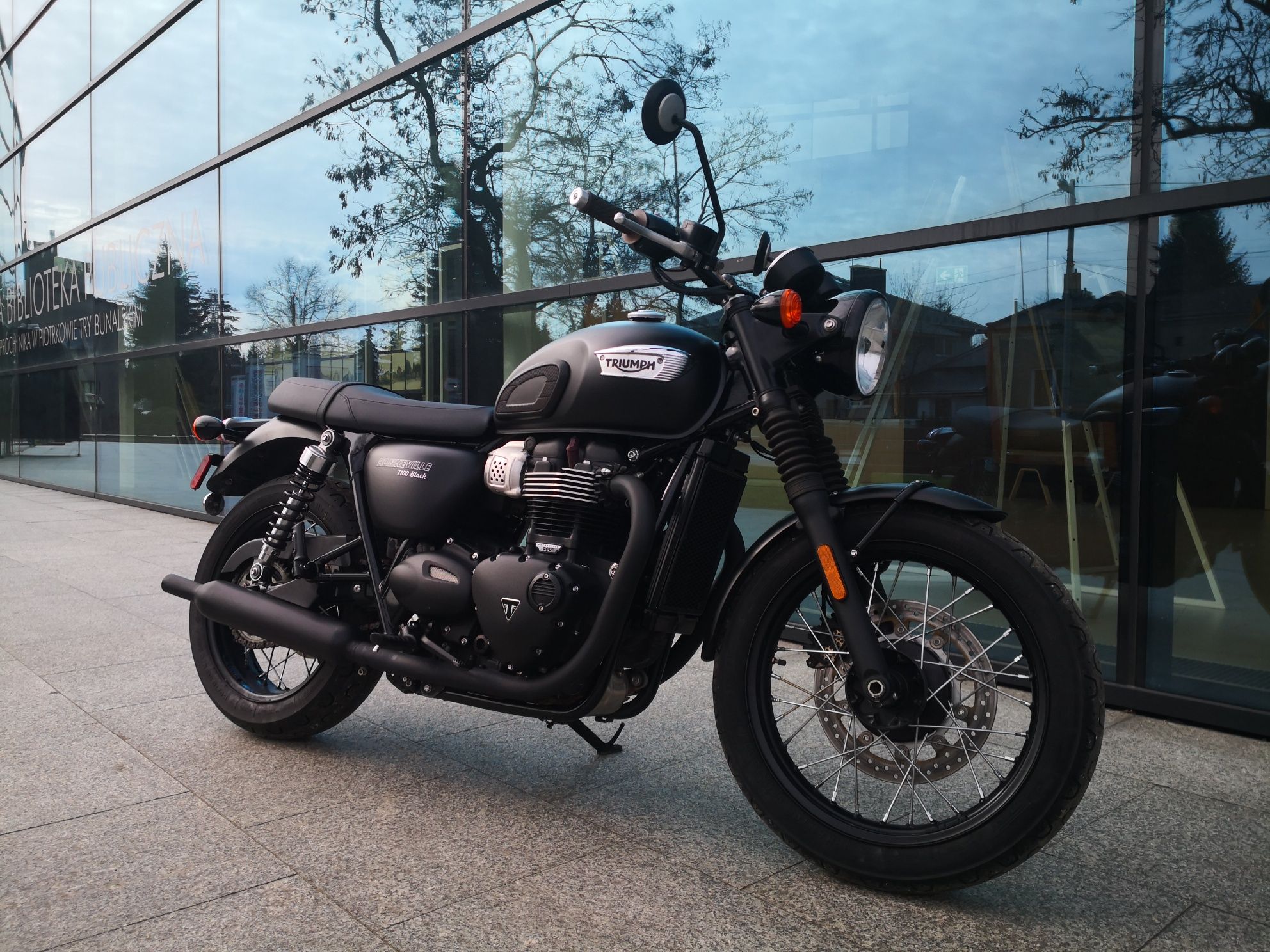 Triumph Bonneville T100 Black Mat T120 Speed Twin Street Scrambler