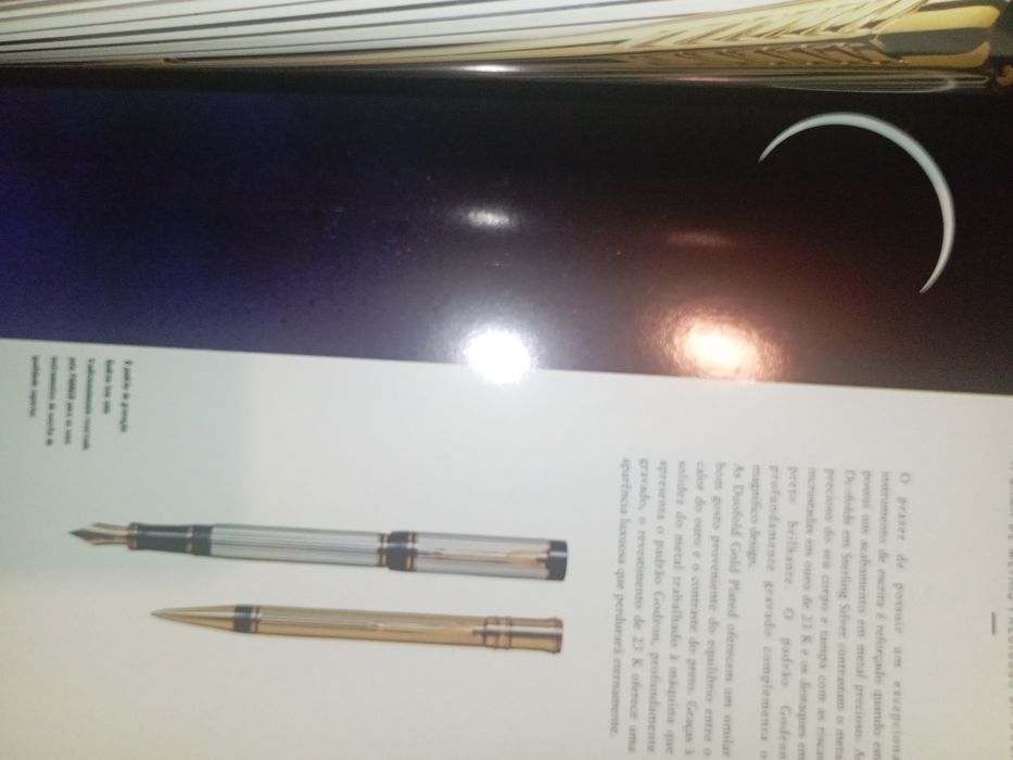 Revista Parker canetas com orfeta de um PIN da Parker