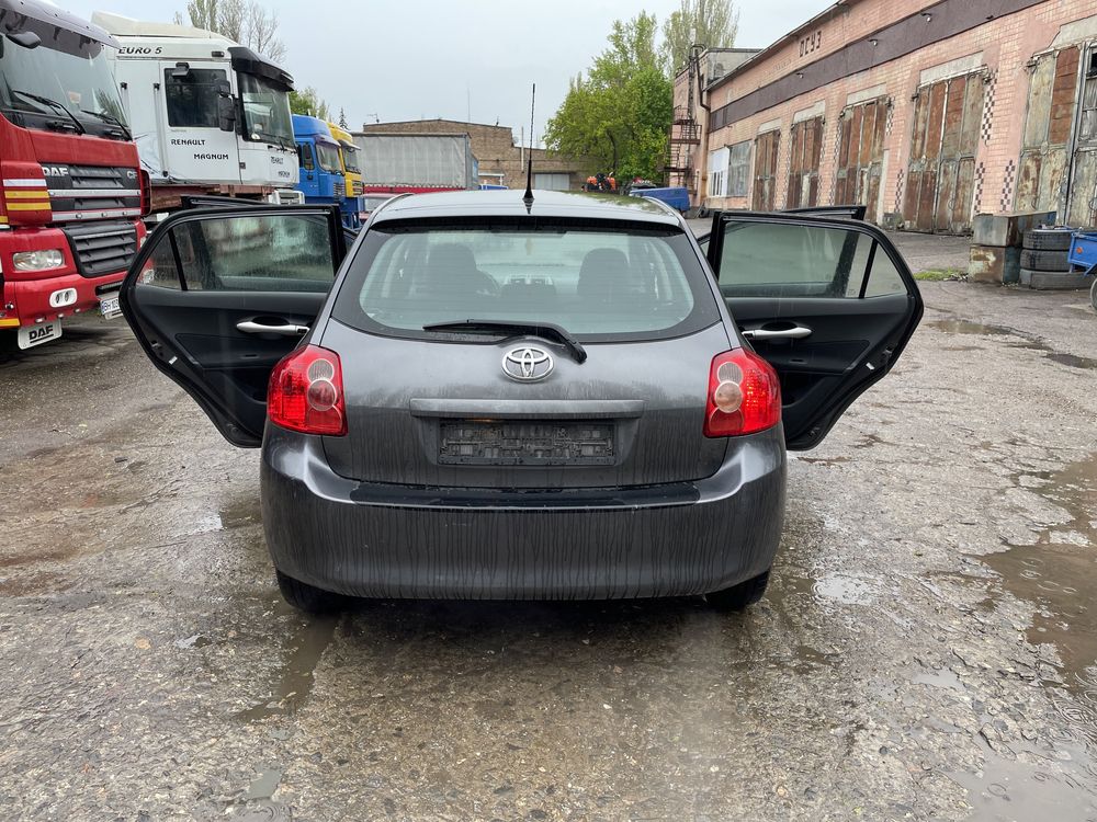 Toyota Auris 2007-2012 капот фара бампер Разборка