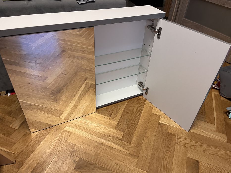 Szafka z lustrem łazienkowa wisząca 80x60x15
