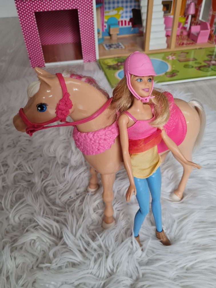 Lalka Barbie dżokejka konik tańczący koń Barbi zestaw
