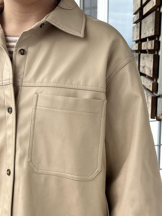 Бежева сорочка-куртка h&m з екошкіри, oversize, демісезонна