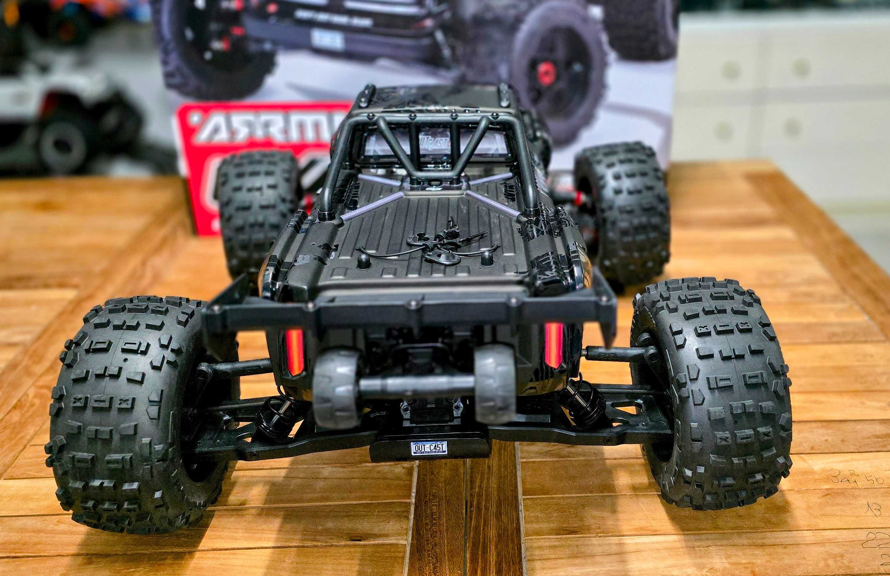 Arrma Outcast 4wd Extreme Bash- Escala 1:5 - Novo