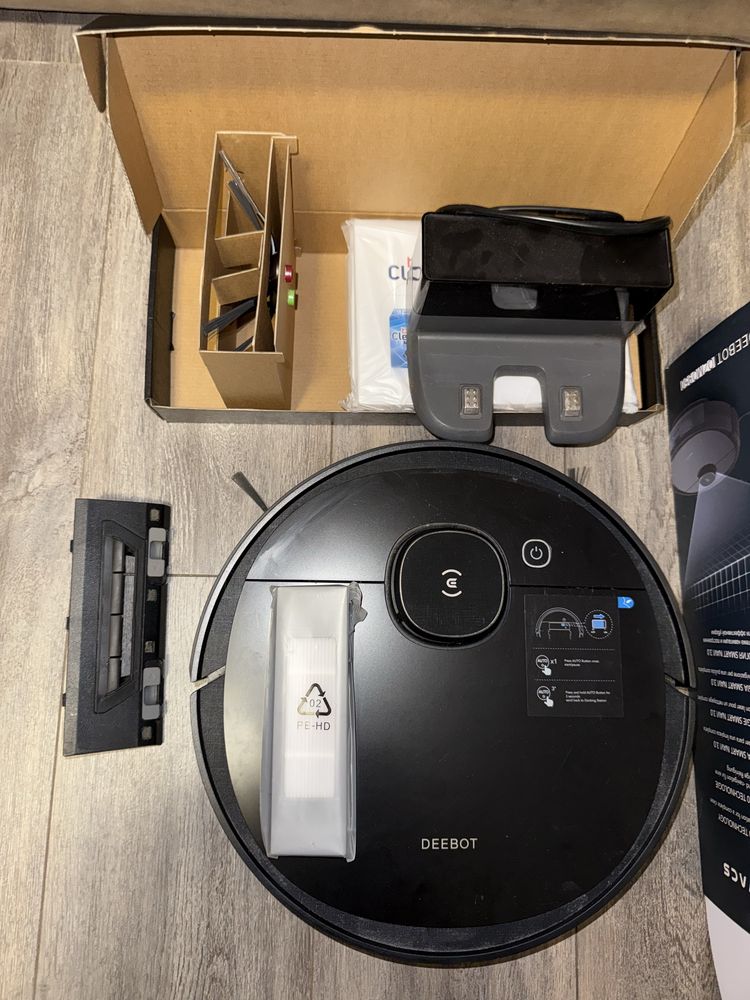 Робот-пилосос DEEBOT OZMO 950