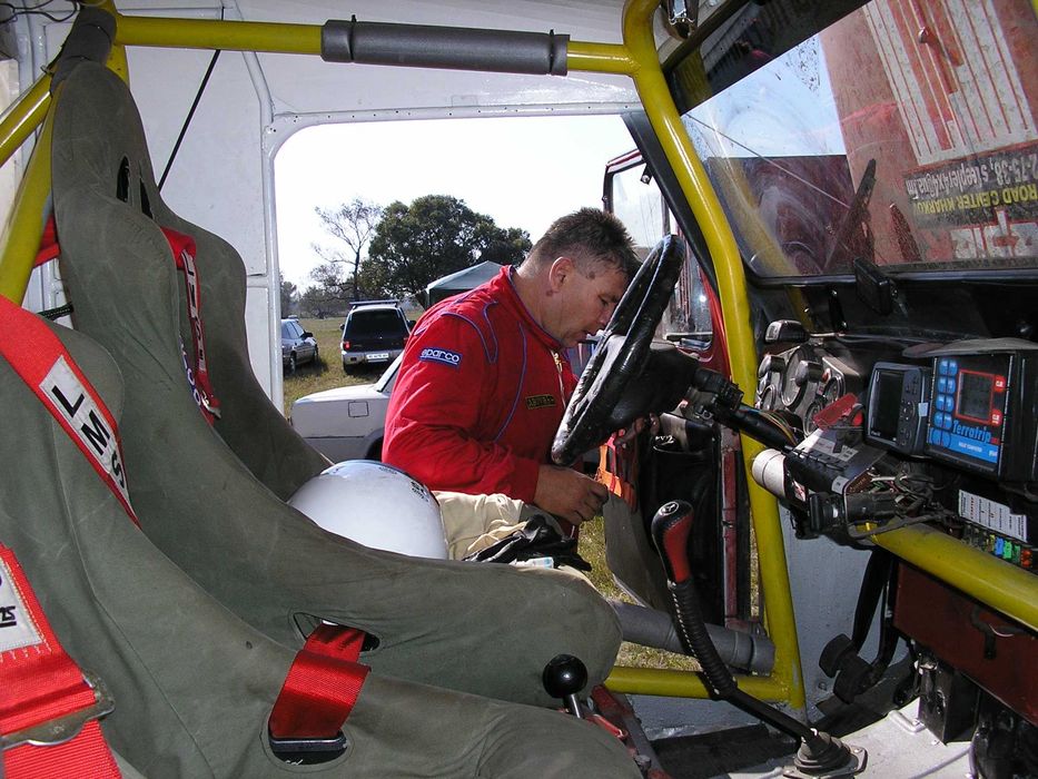 продається бойовий кінь!