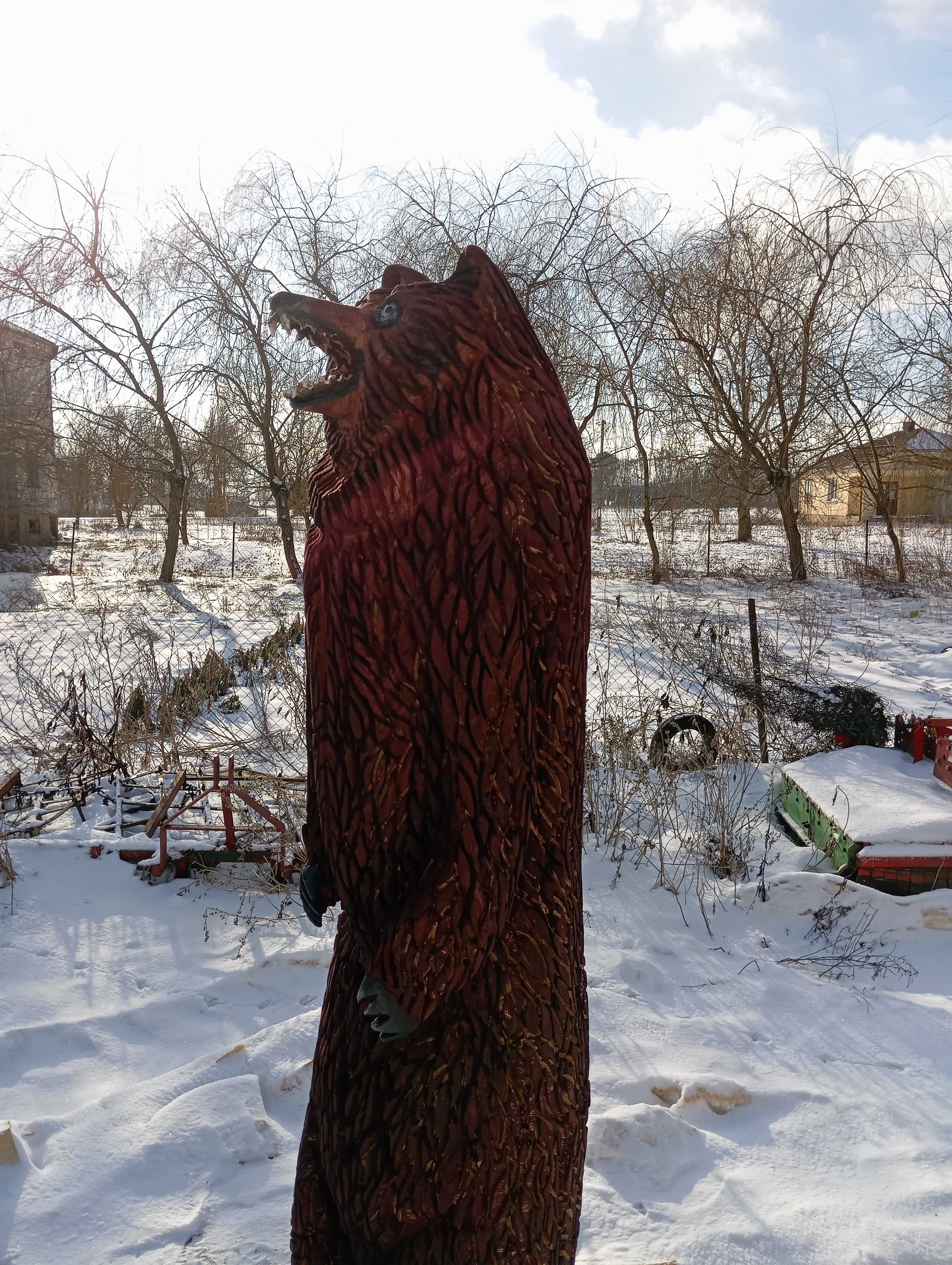 Rzeźba ogrodowa drewniana niedźwiedź