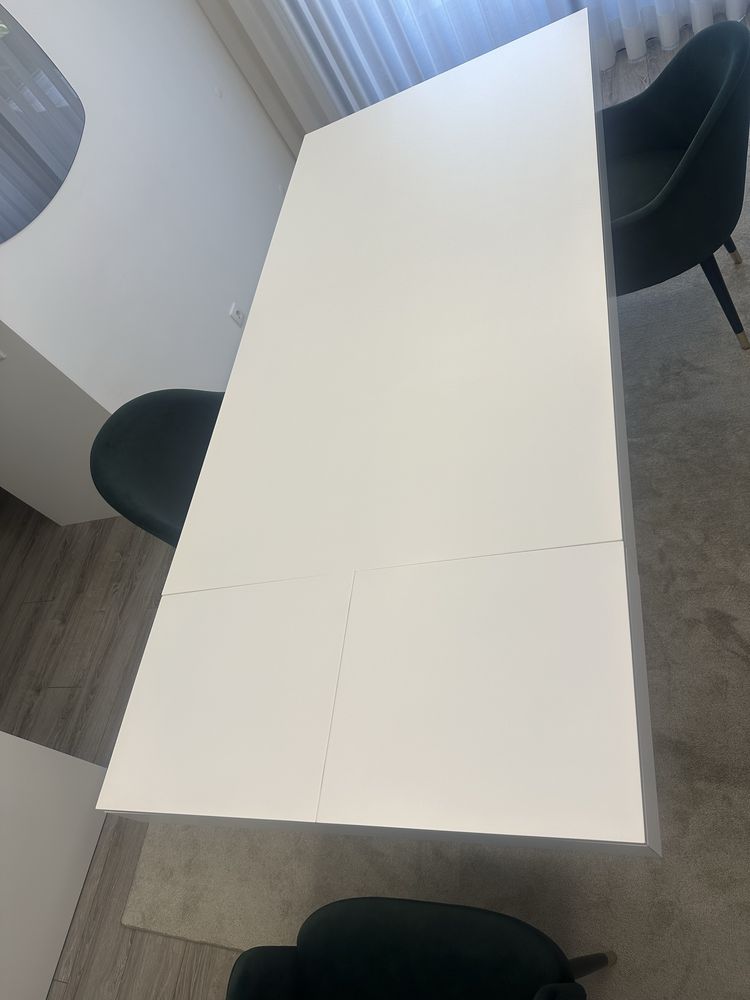 Vendo mesa branca lacada extensivel