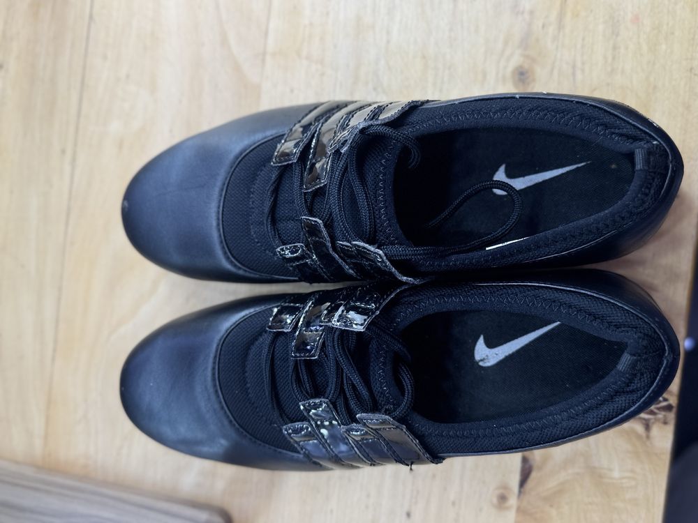 Продам nike izi нові