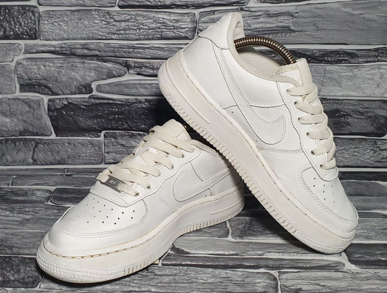 36р. Кожаные кроссовки Nike Air Force 1