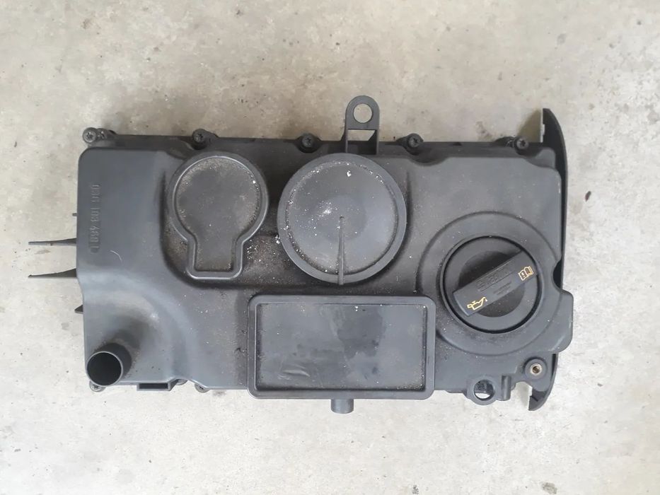 pokrywa zaworów 03g103469L Passat b6 2.0 tdi BMR