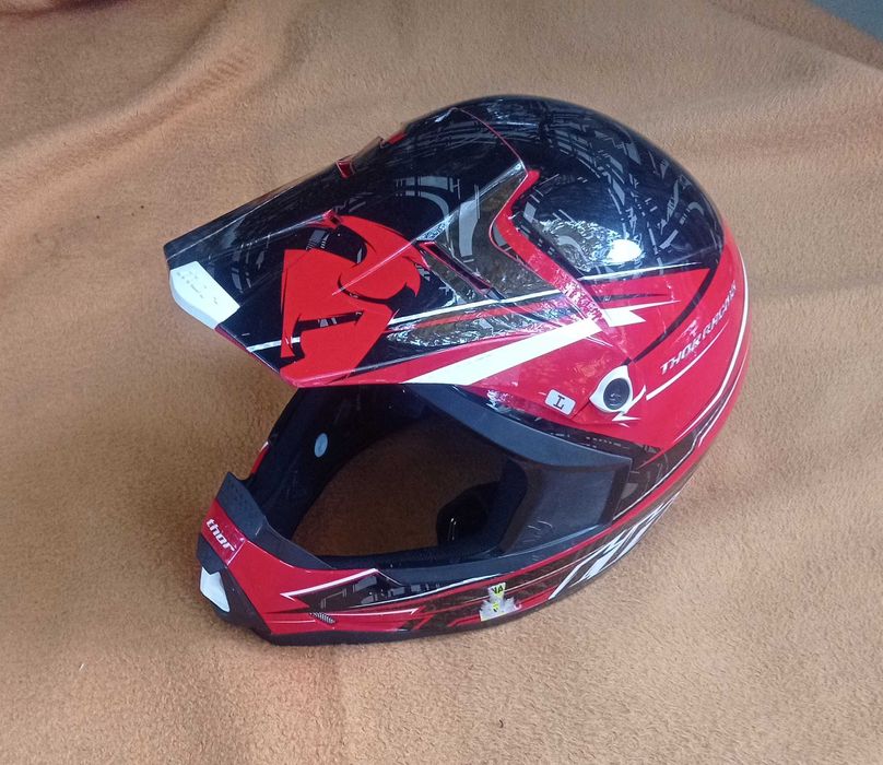 Kask cross czerwony THOR RACING r. L; Drugi kask r. M - gratis