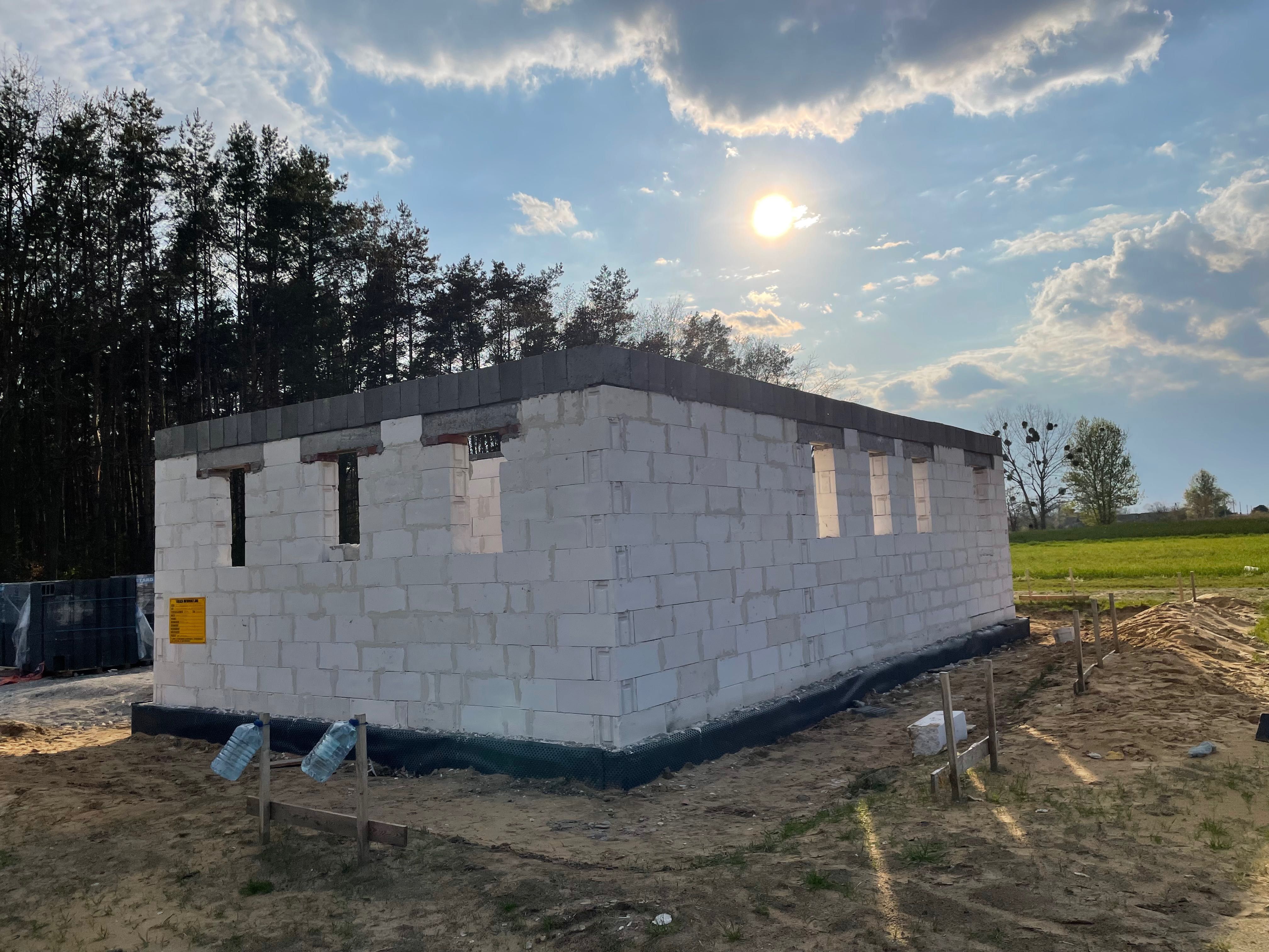 Firma budowlana. Budowa domów. Usługi budowlane. Wolne terminy