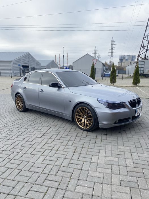 BMW E60 2003