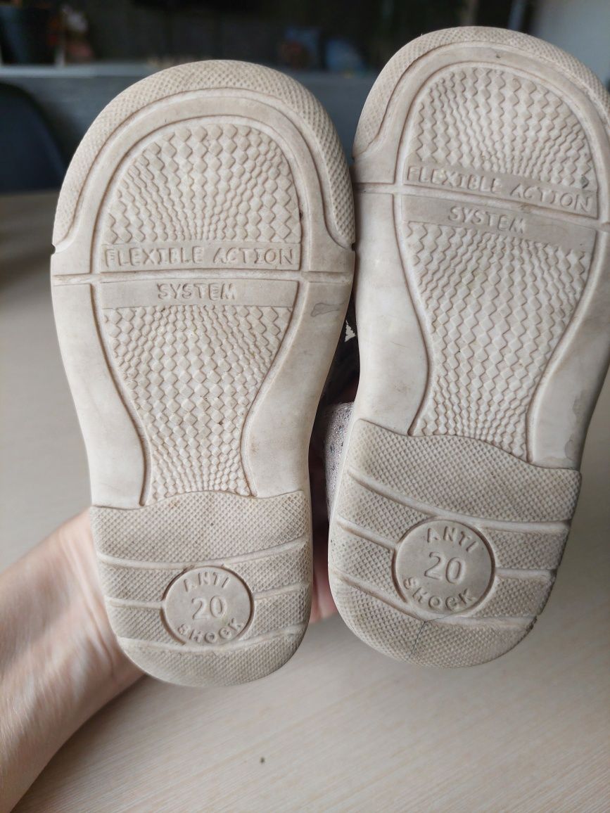 Босоніжки Geox, Primigi, фірмове літнє взуття, сандалі для дівчинки
