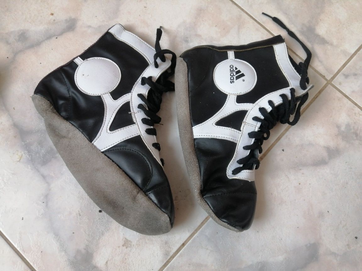 Кожа борцовки черные adidas обувь