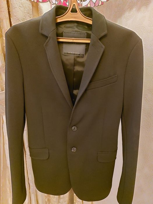 Пиджаки Zara серый и чёрный.