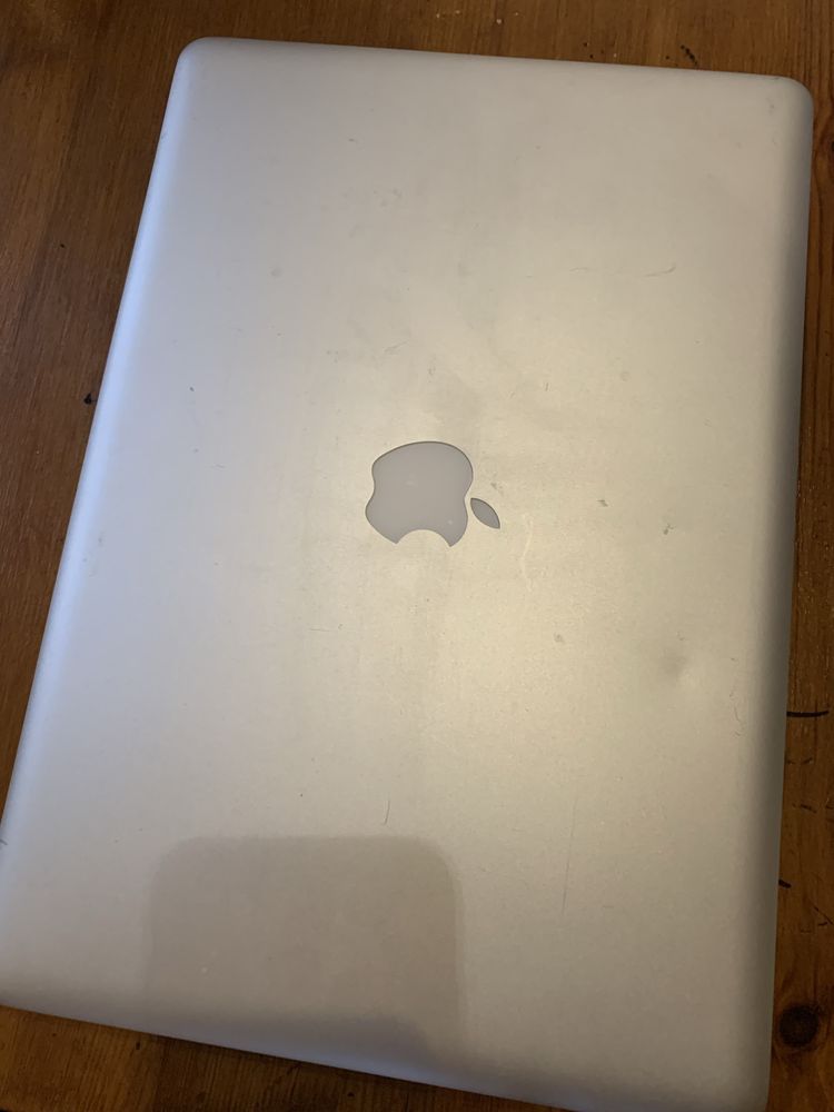 Macbook pro 15 cali  5,4 macOS Montery